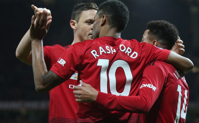 俱杯中展现 俱杯中展现